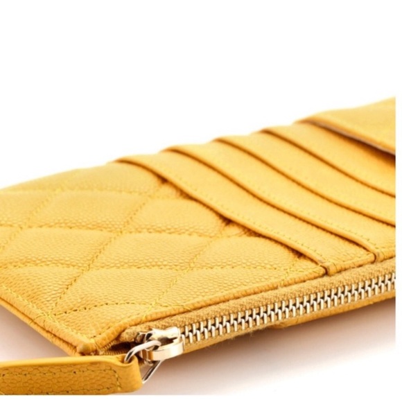 Classic Chanel phone case / pouch - Picture 15 of 16